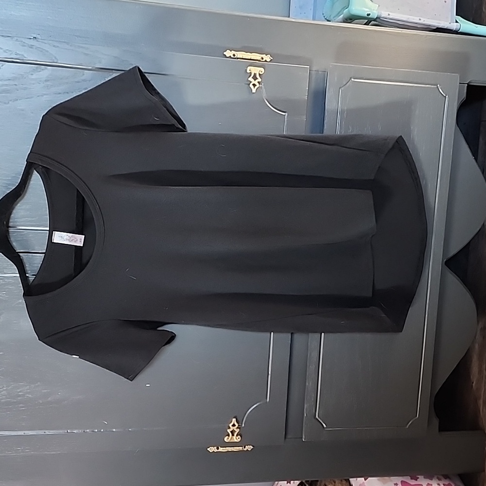 Black shirt